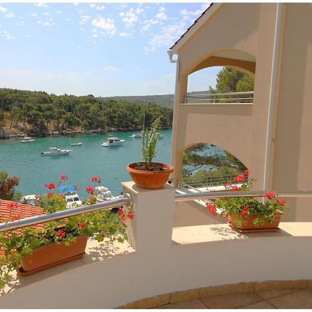 Apartments Elvi - Amazing Position & Parking Primosten Exterior photo