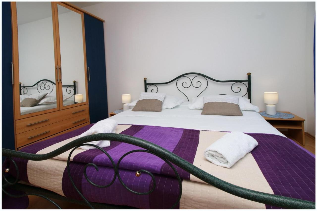 Apartments Elvi - Amazing Position & Parking Primosten Exterior photo