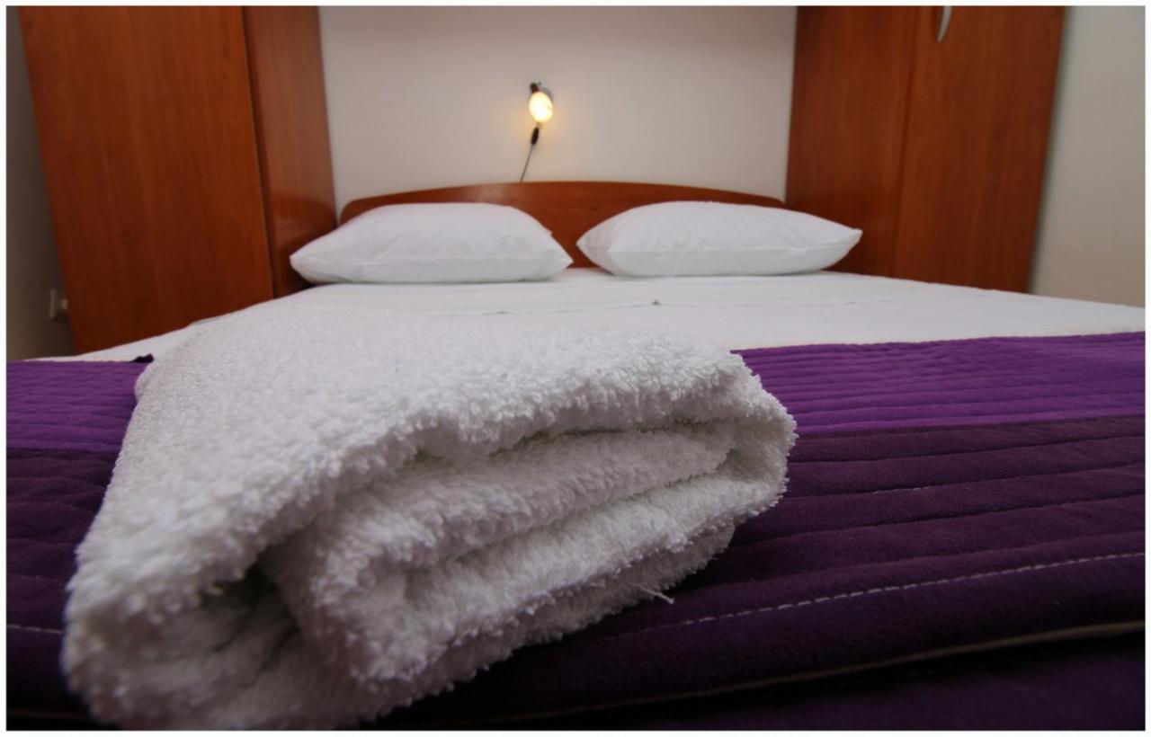 Apartments Elvi - Amazing Position & Parking Primosten Exterior photo