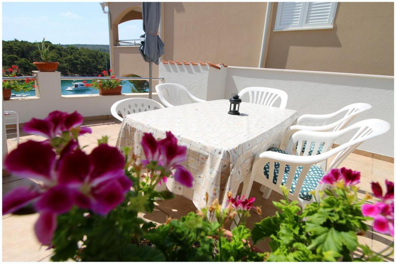 Apartments Elvi - Amazing Position & Parking Primosten Exterior photo