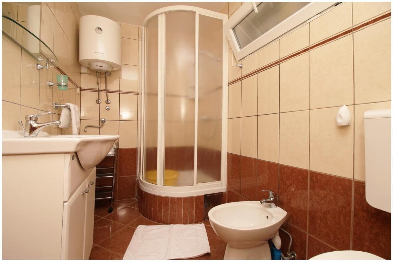 Apartments Elvi - Amazing Position & Parking Primosten Exterior photo