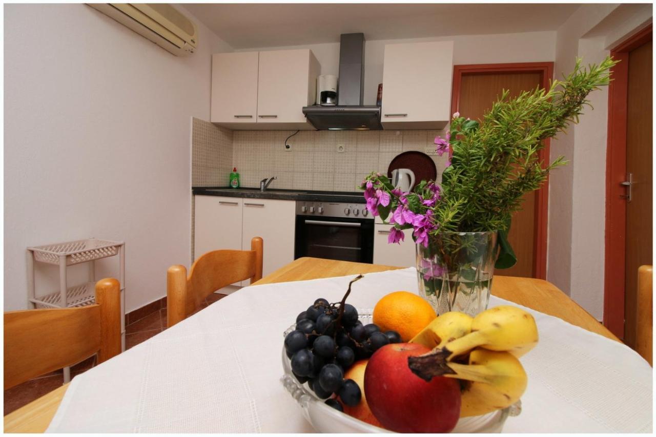 Apartments Elvi - Amazing Position & Parking Primosten Exterior photo