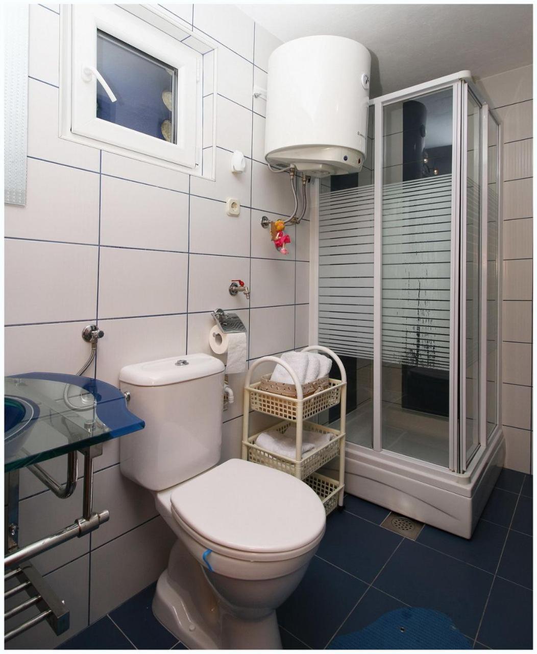 Apartments Elvi - Amazing Position & Parking Primosten Exterior photo